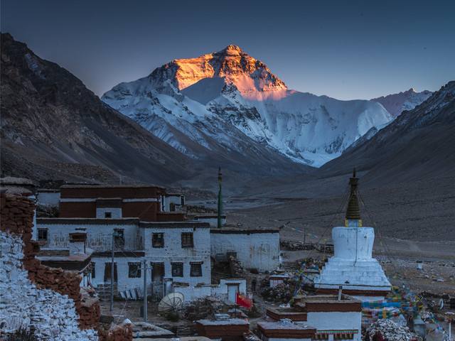 Sunrise of Everest