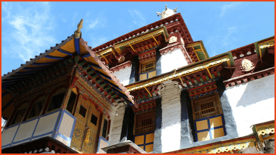 Visiting Norbulingka in  Tibet