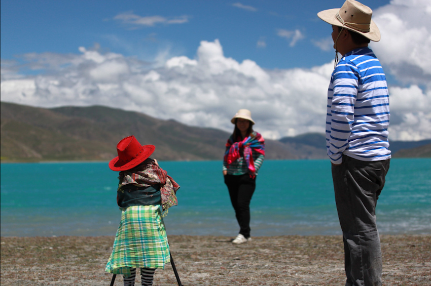 Travel Tibet with kids at Lake Yamdrok Tso