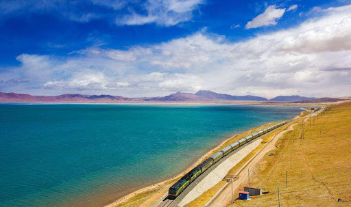 Conag lake views on Xining to Lhasa train