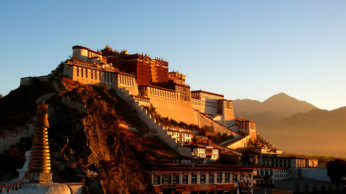 Potala Palace When Visit Lhasa Tibet 