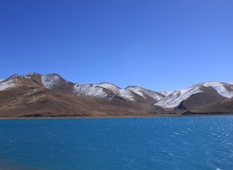 View of Yamdrok-tso Lake in Tibet