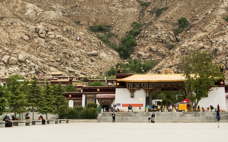 Sera monastery