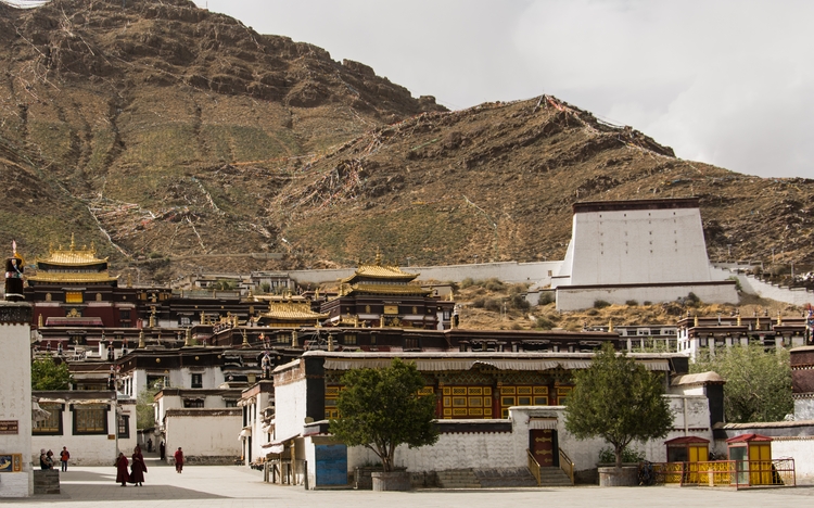 Tashilunpo monastery exterior