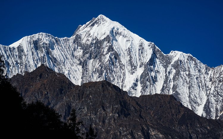 Snow mountain views on the Trek from Dharapani Chame | Annapurna Circuit trek