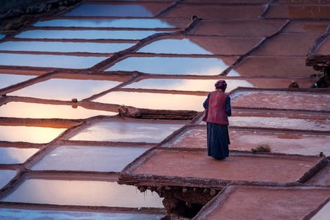 Local people on the salt pans