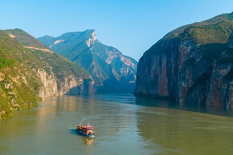 Travel the Yangtze River Cruise Along the China Silk Road